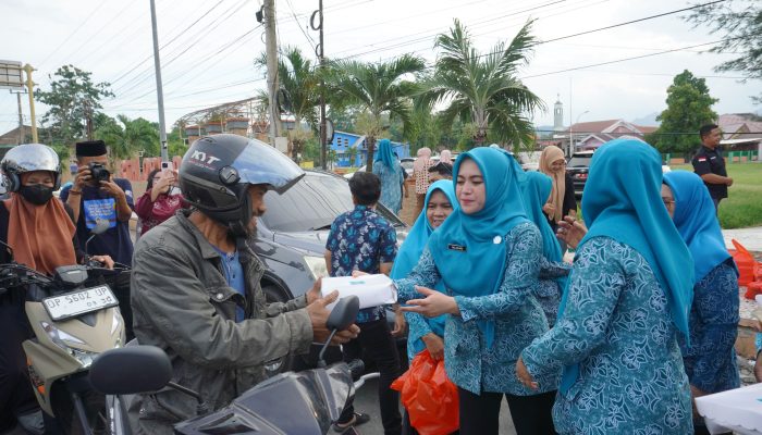 TP PKK dan DWP Luwu Gelar Amaliah Ramadan, Bagikan Takjil dan Pererat Silaturahmi