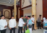 Bupati Luwu Lepas 43 Jamaah Calon Haji Kloter 42 Embarkasi Makassar