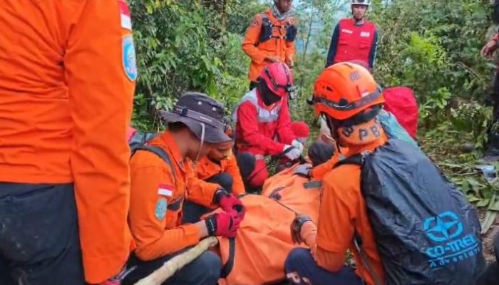 Tragis di Puncak Monrolo, Pendaki Tewas Tersambar Petir
